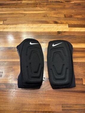Nike Black Padded Knee Pads